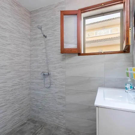 Yourhouse Xavier Semesterbostad *