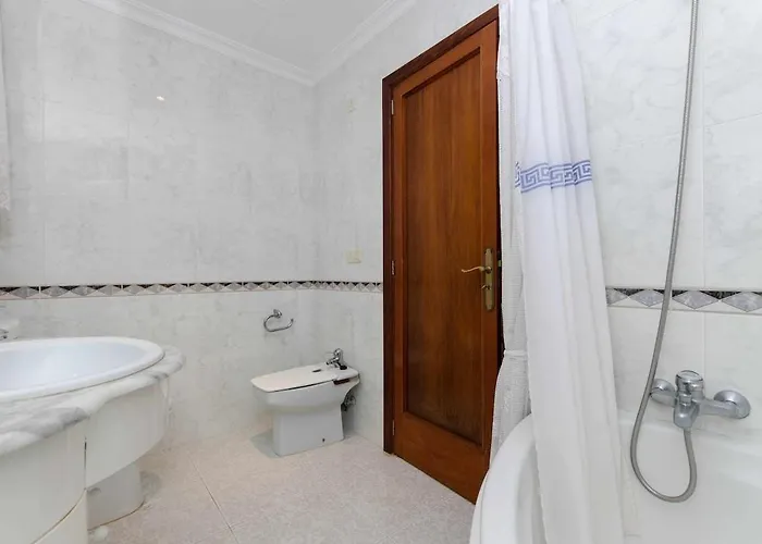 Yourhouse Xavier Nyaraló